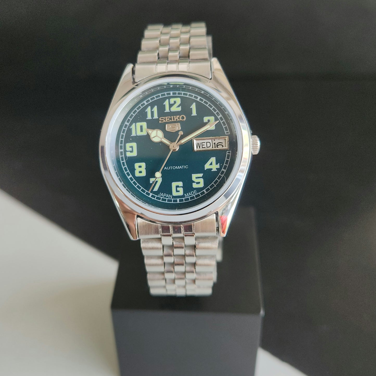 Vintage MOD Seiko 5 Automatic 23 Jewels Cal.6349 Teal Green Face Jubilee Bracelet Men's Wrist Watch J57
