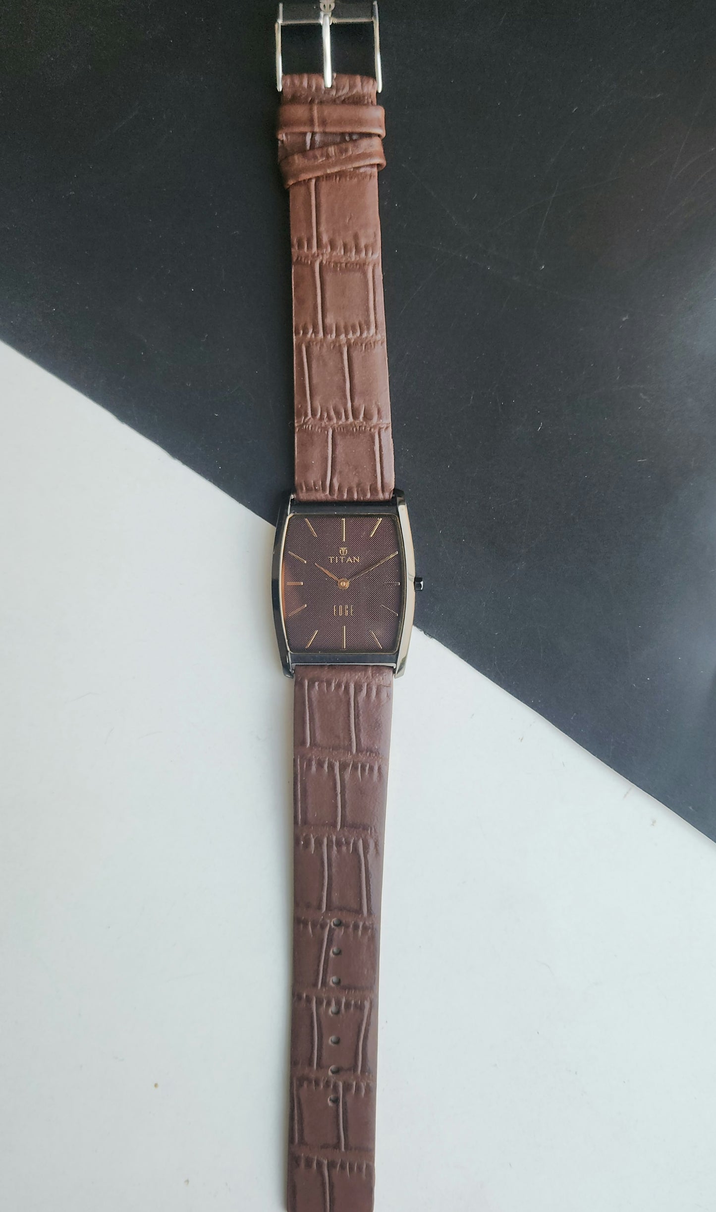 Original TITAN EDGE 1044NBE31 Barrel Brown Face 29MM Case Men's Watch J63