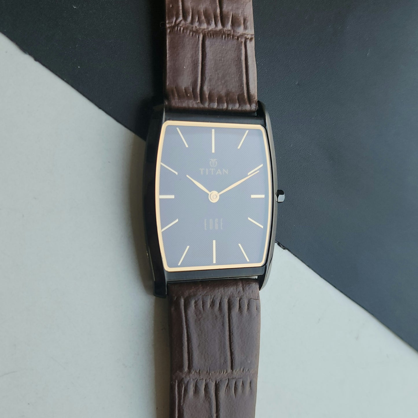 Original TITAN EDGE 1044NBE31 Barrel Brown Face 29MM Case Men's Watch J63