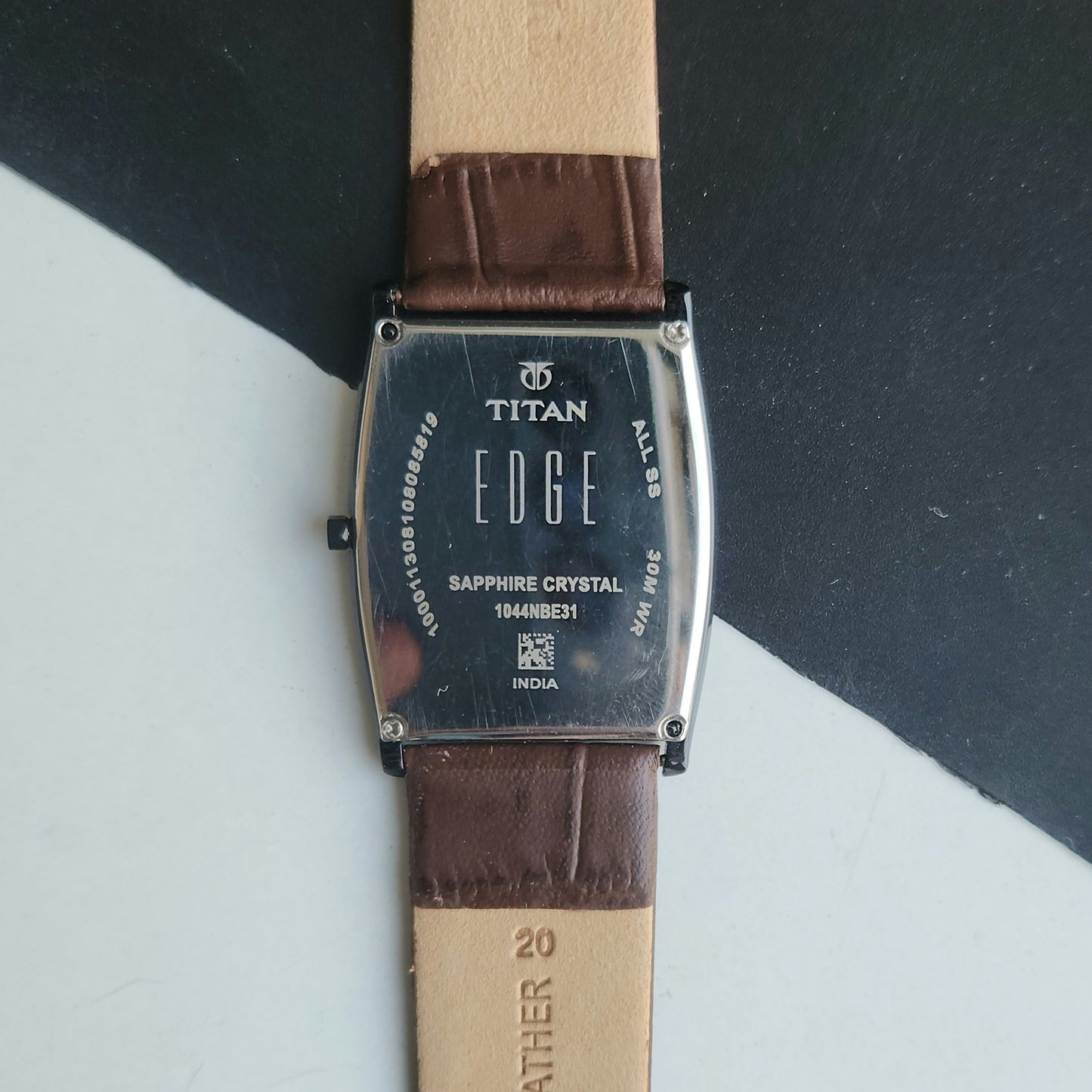Original TITAN EDGE 1044NBE31 Barrel Brown Face 29MM Case Men's Watch J63