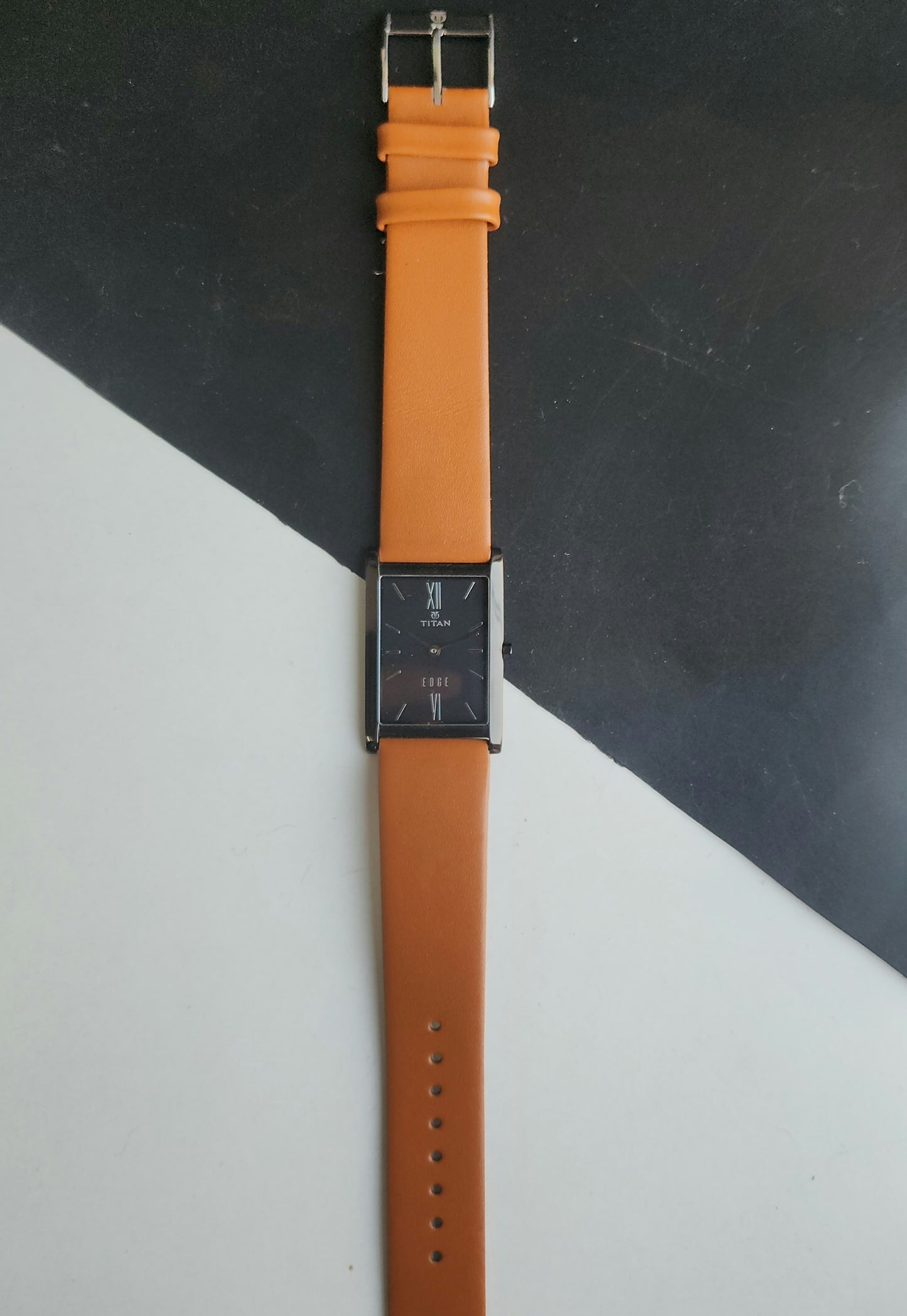 Original TITAN EDGE 1043YBA Rectangle Black Face 25MM Case Men's Watch J69
