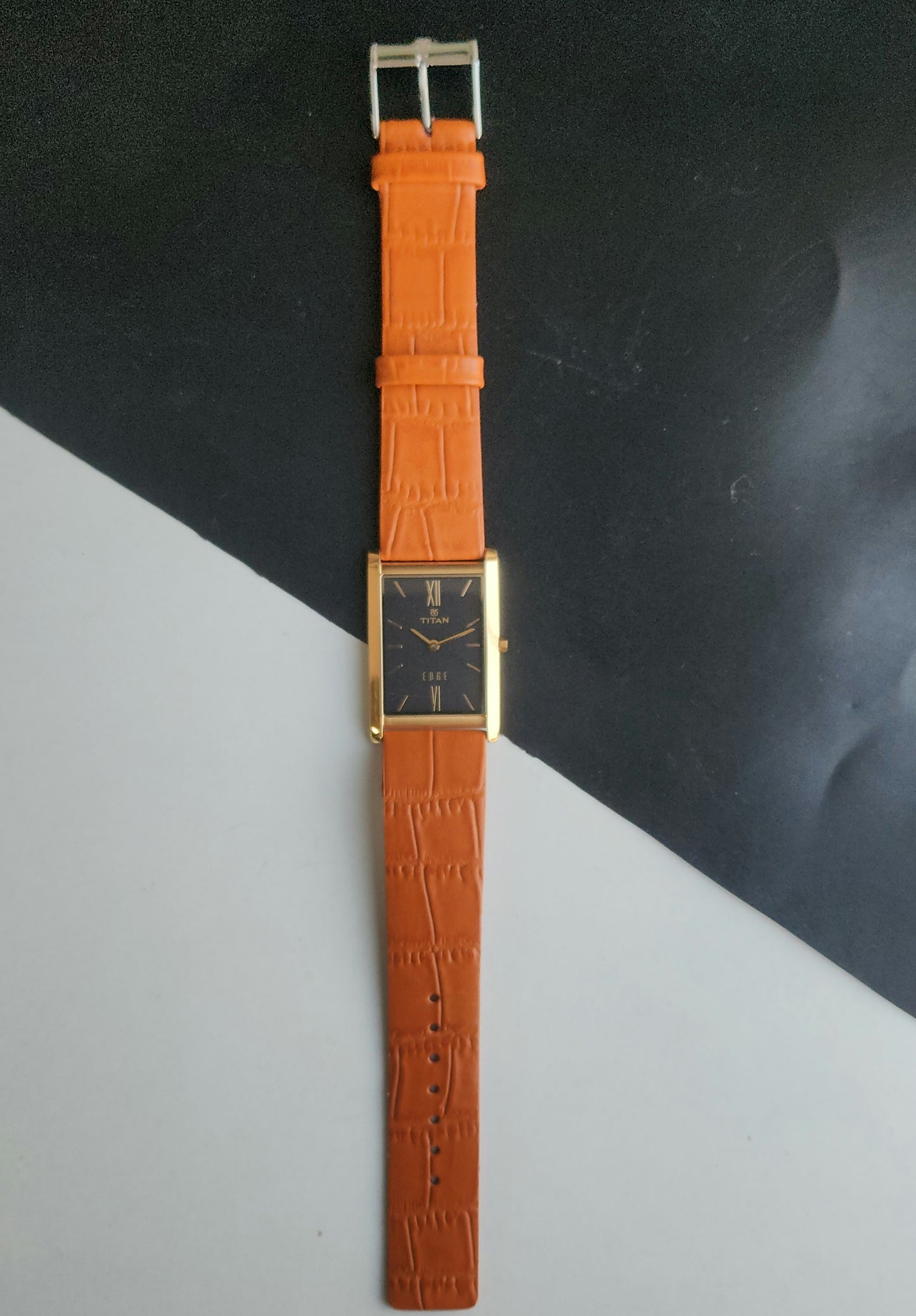 Original TITAN EDGE 1043YCD31 Rectangular Black Face 25MM Case Men's Watch J70
