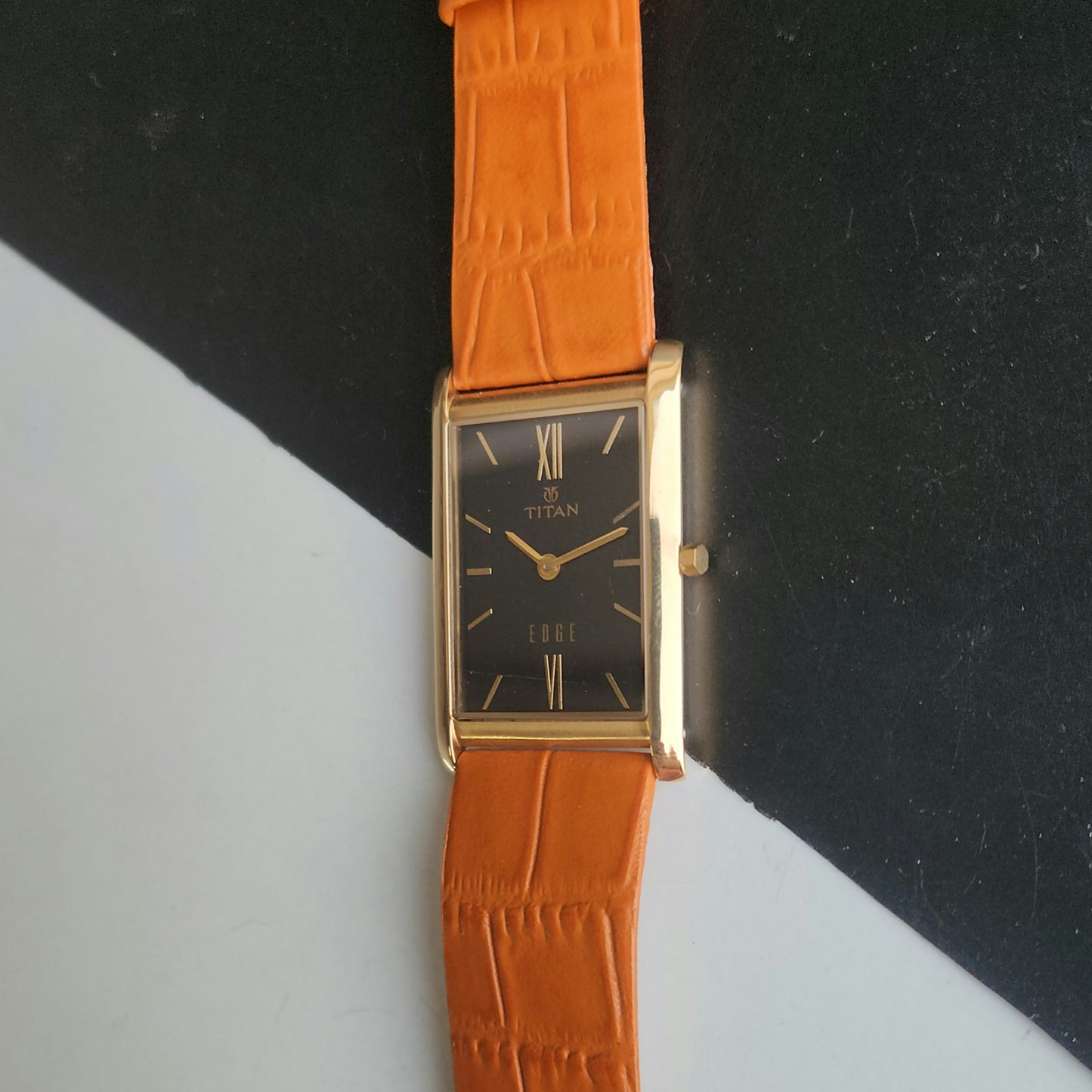 Original TITAN EDGE 1043YCD31 Rectangular Black Face 25MM Case Men's Watch J70