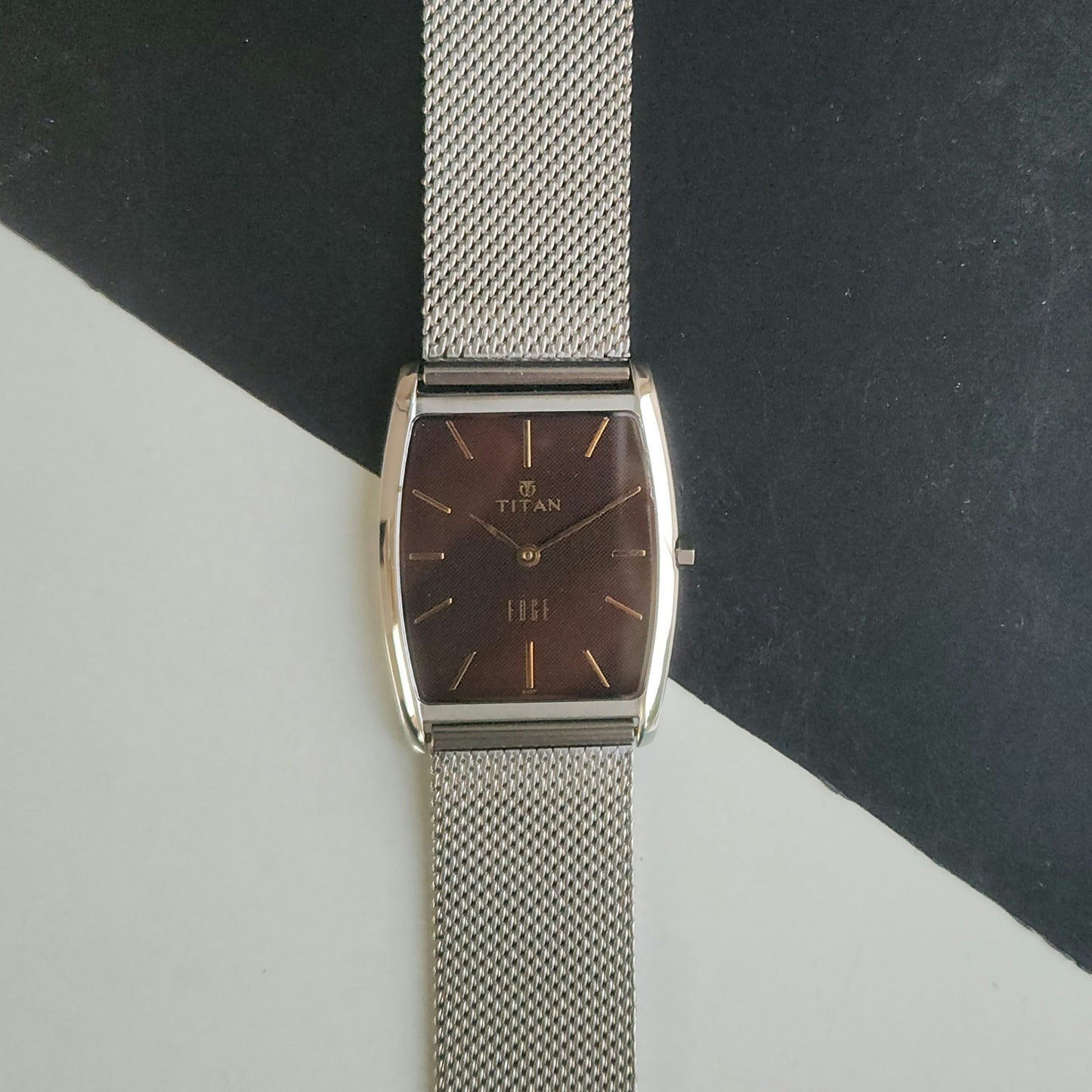 Original TITAN EDGE 1044YCE31 Barrel Brown Face 29MM Case Men's Watch J85
