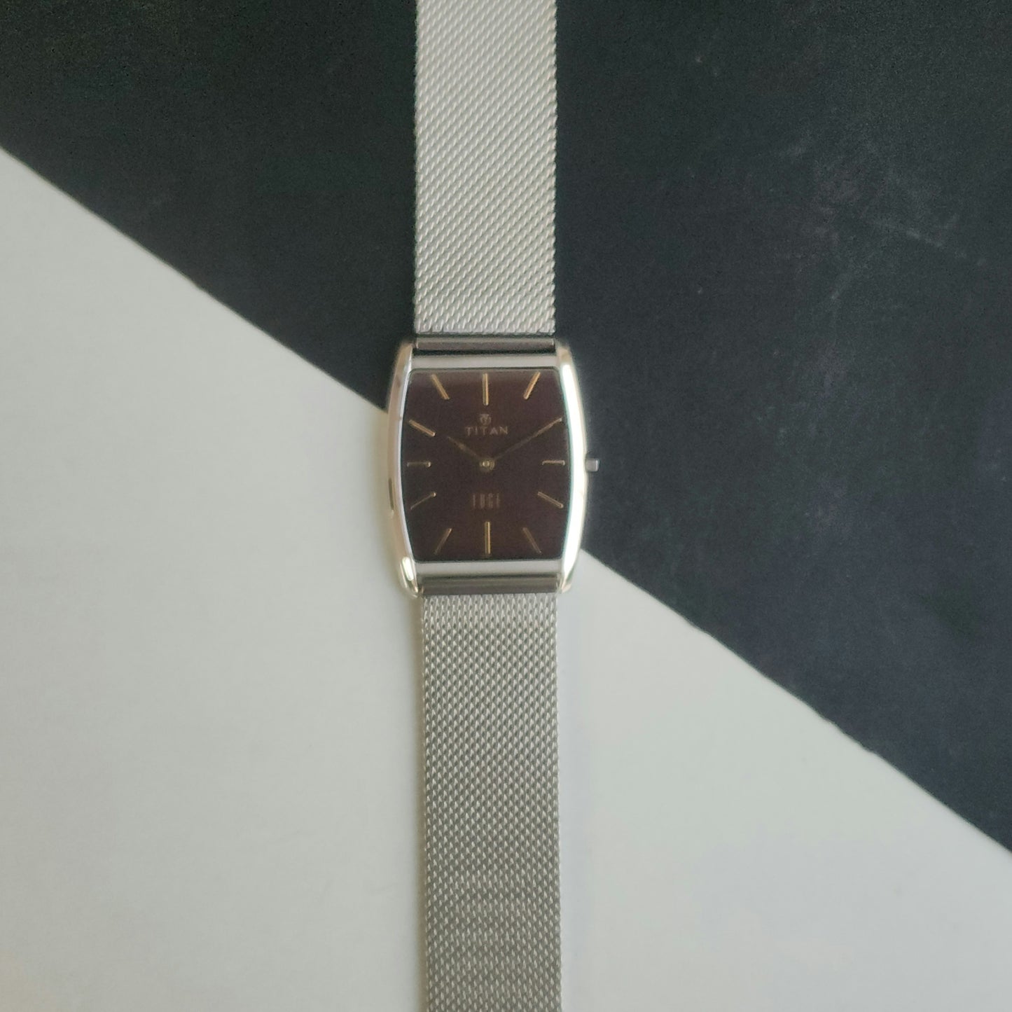 Original TITAN EDGE 1044YCE31 Barrel Brown Face 29MM Case Men's Watch J85