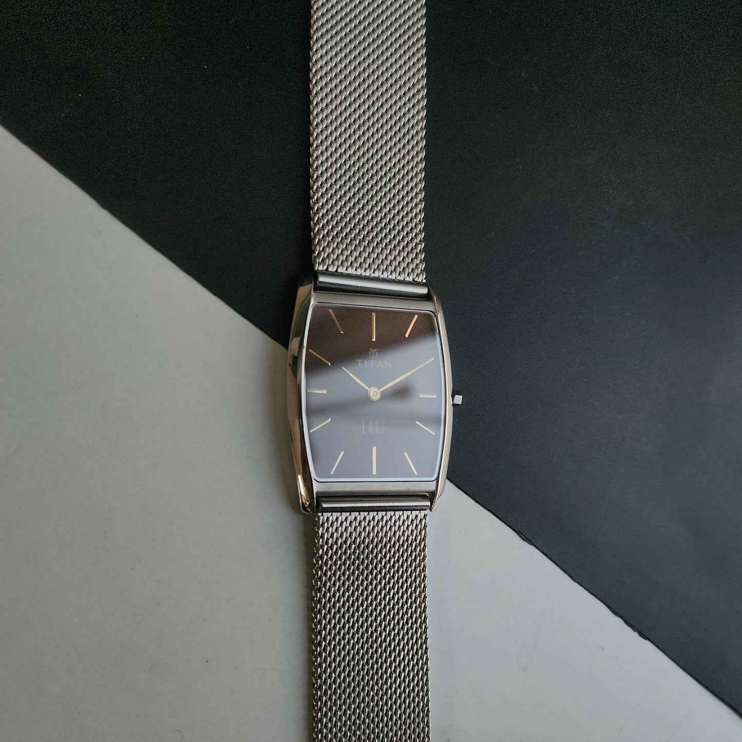 Original TITAN EDGE 1044YCE31 Barrel Brown Face 29MM Case Men's Watch J85