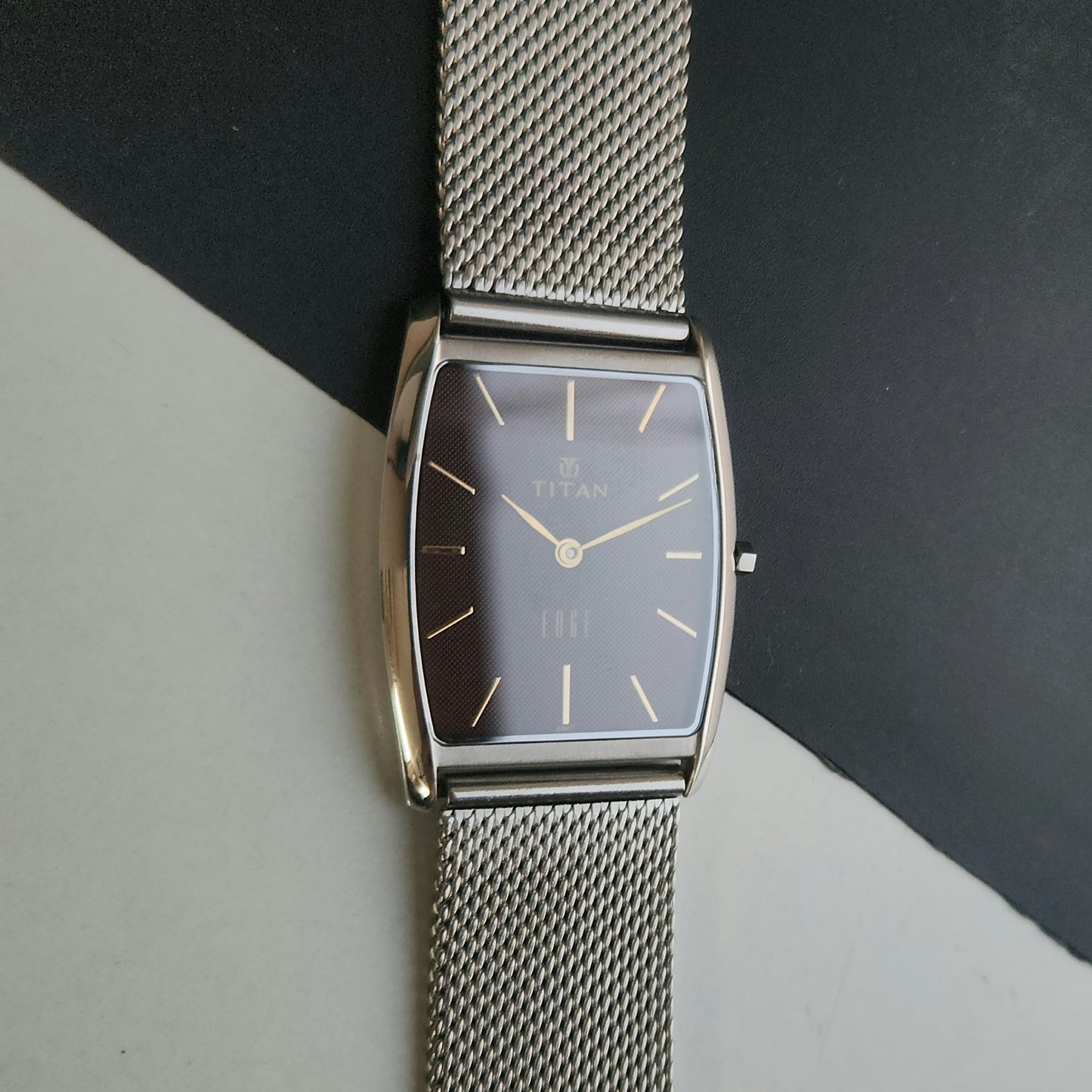 Original TITAN EDGE 1044YCE31 Barrel Brown Face 29MM Case Men's Watch J85