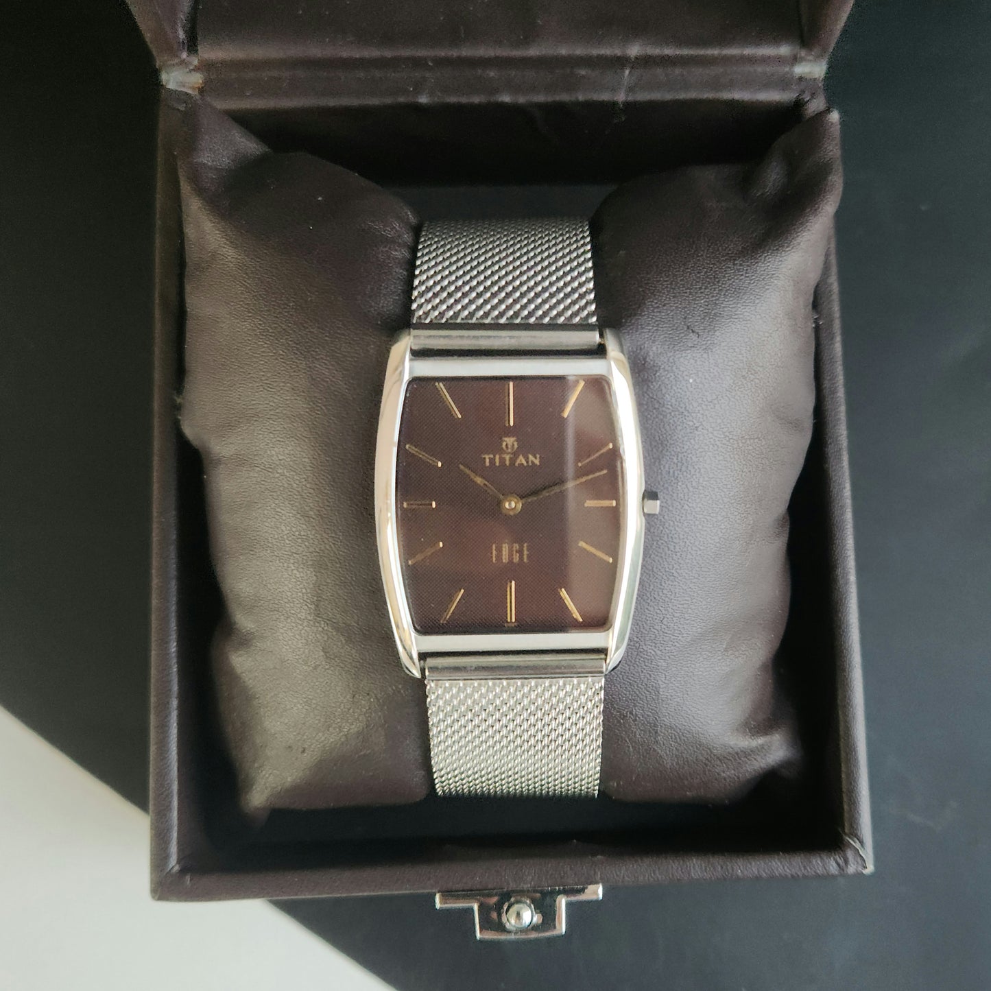 Original TITAN EDGE 1044YCE31 Barrel Brown Face 29MM Case Men's Watch J85