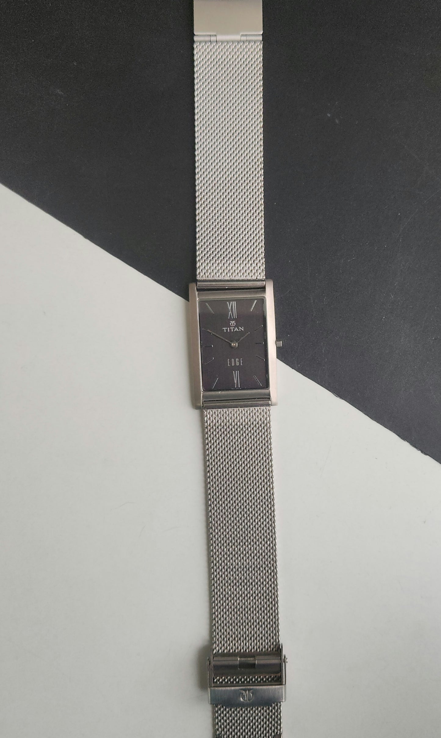 Original TITAN EDGE 1043NBA Rectangle Black Face 25MM Case Men's Watch J91