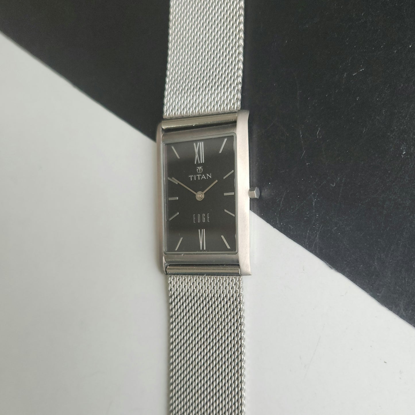 Original TITAN EDGE 1043NBA Rectangle Black Face 25MM Case Men's Watch J91