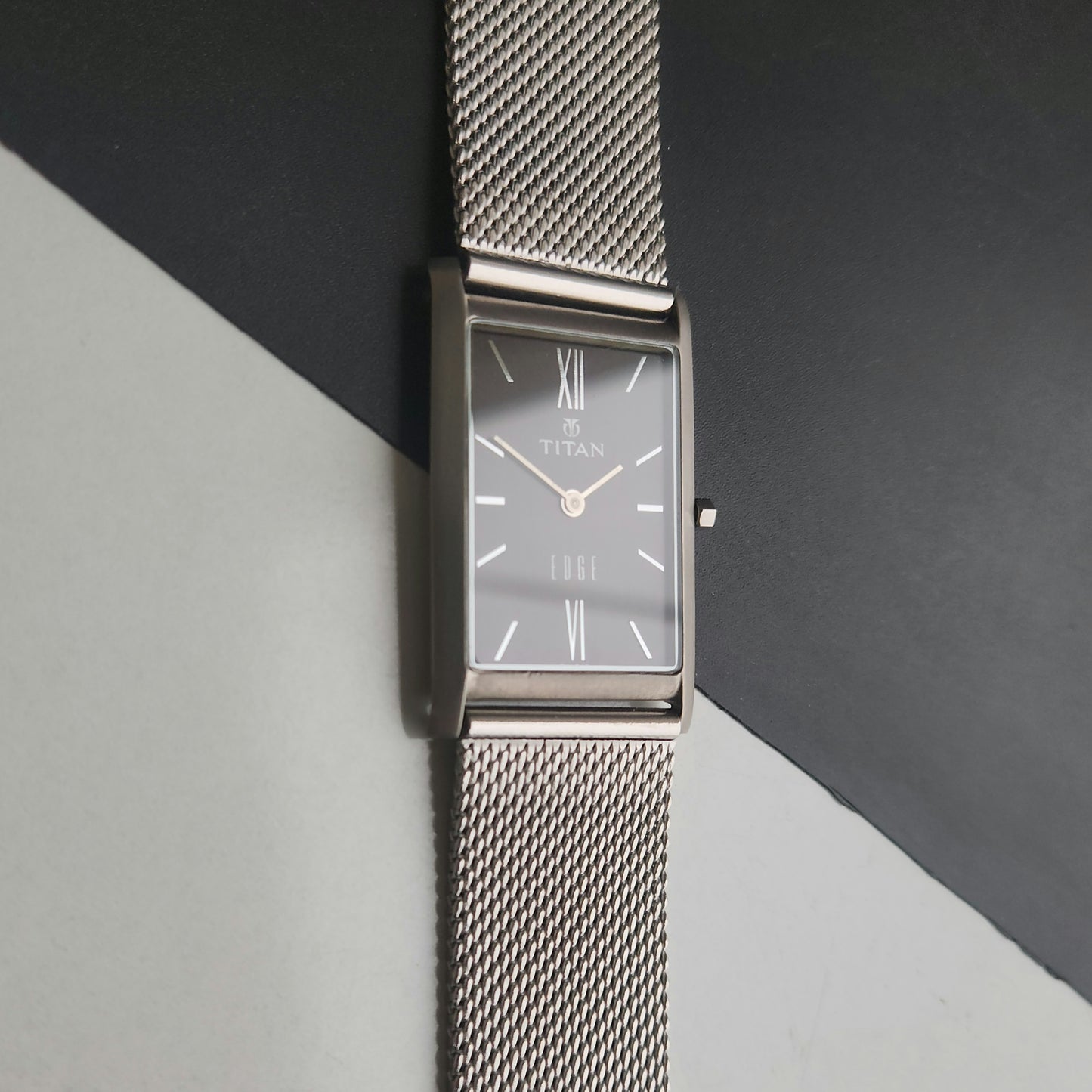 Original TITAN EDGE 1043NBA Rectangle Black Face 25MM Case Men's Watch J91
