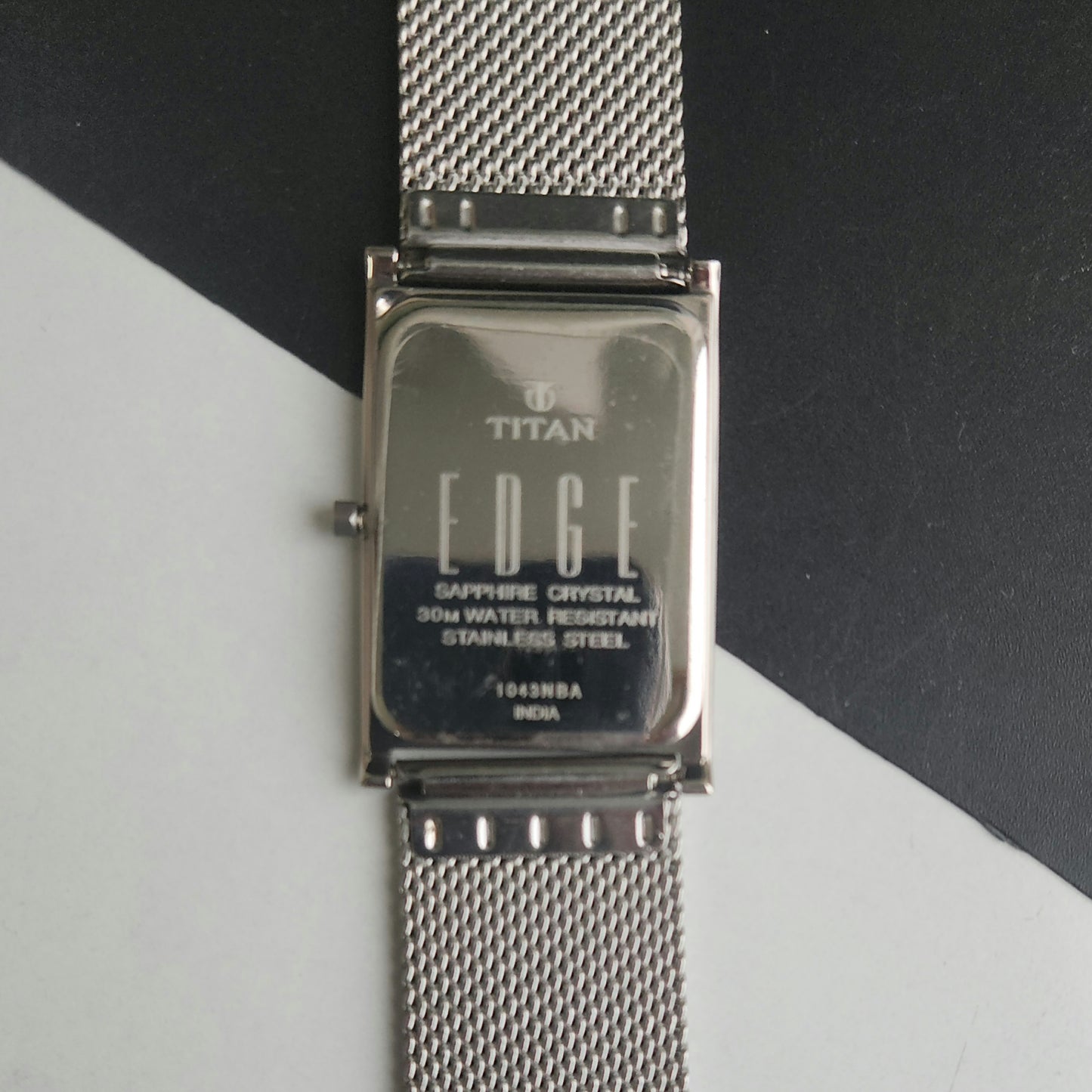 Original TITAN EDGE 1043NBA Rectangle Black Face 25MM Case Men's Watch J91