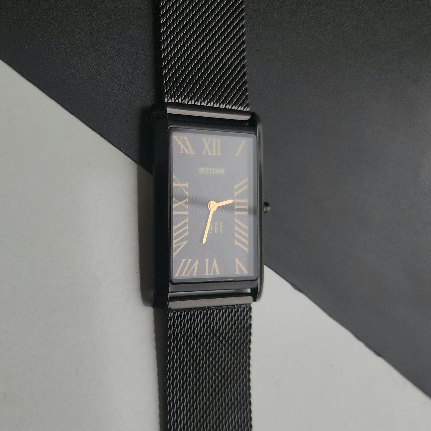 Original TITAN EDGE 1514YAA Rectangle Black Face 28MM Case Men's Watch J92