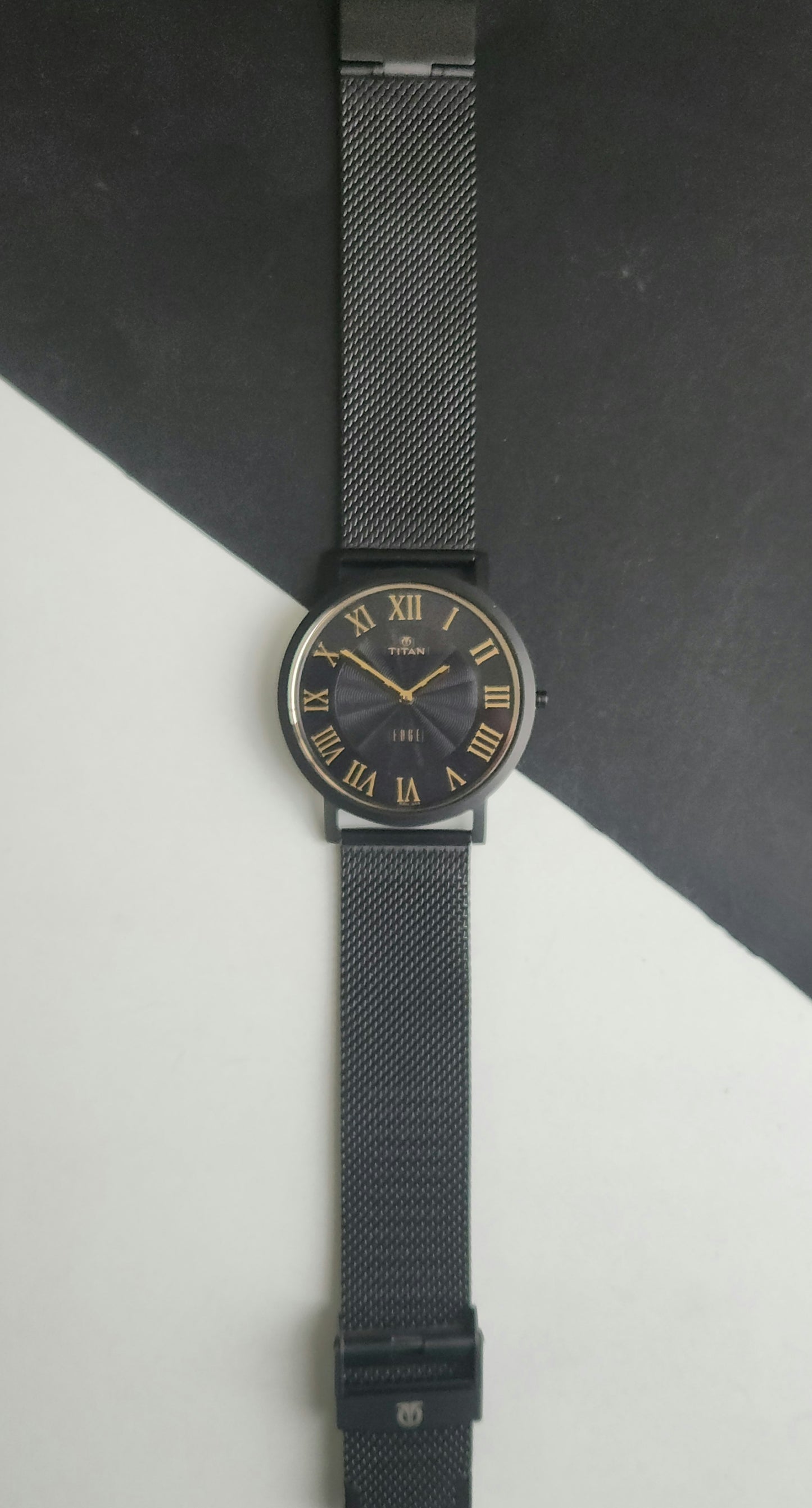 Original TITAN EDGE 1595WAB32 Round Black Face 39MM Case Men's Watch J90