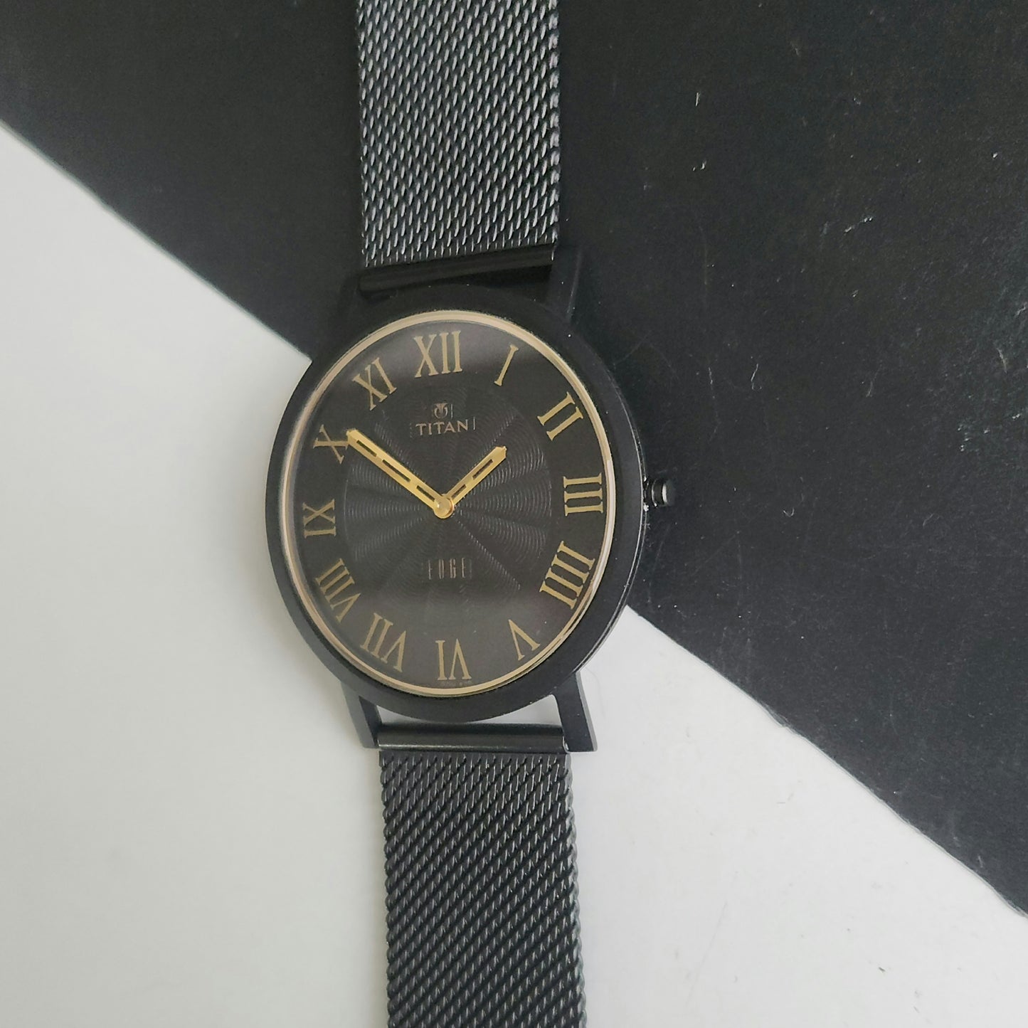 Original TITAN EDGE 1595WAB32 Round Black Face 39MM Case Men's Watch J90