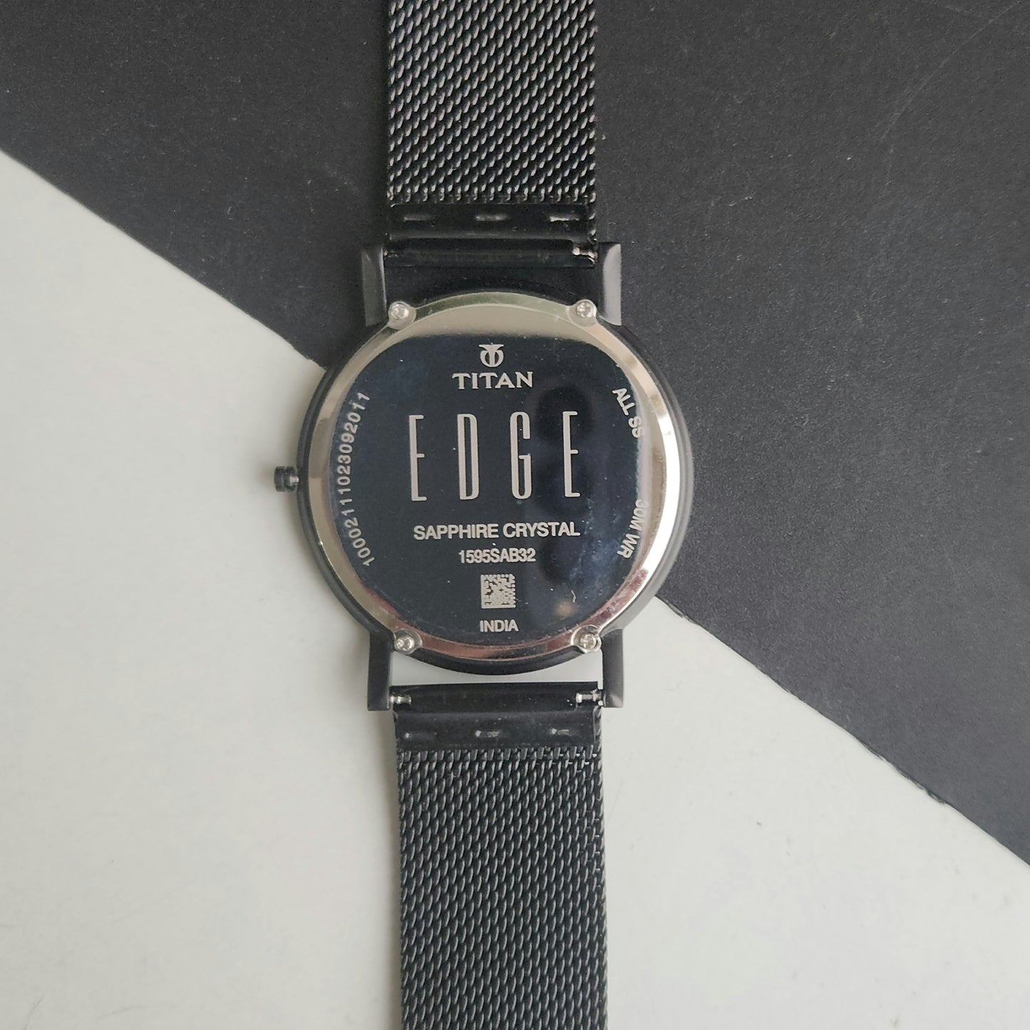 Original TITAN EDGE 1595WAB32 Round Black Face 39MM Case Men's Watch J90