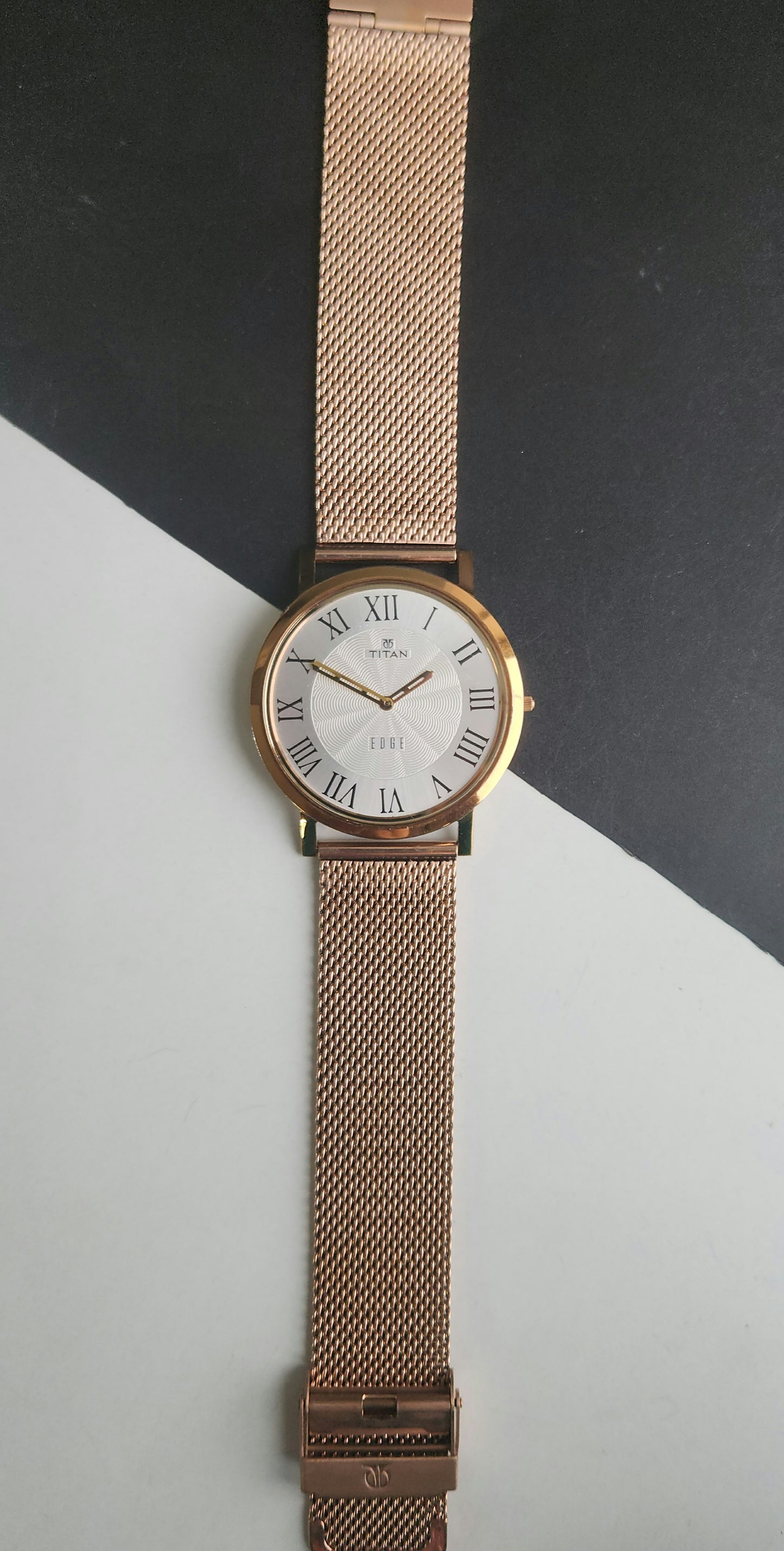 Original TITAN EDGE 1595WAB32 Round White Face 39MM Case Men's Watch J87