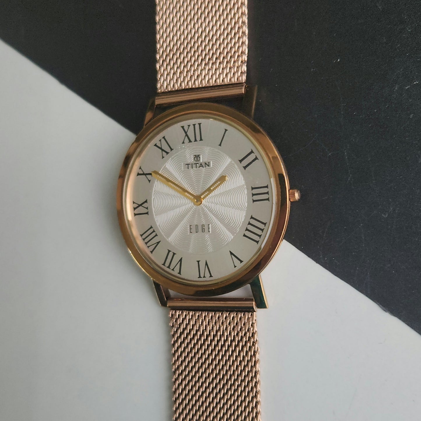 Original TITAN EDGE 1595WAB32 Round White Face 39MM Case Men's Watch J87