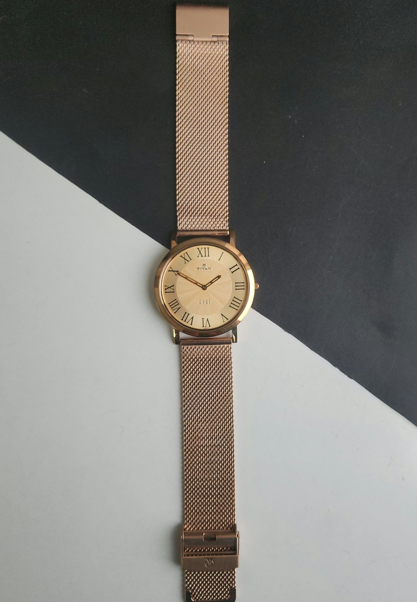 Original TITAN EDGE 1595WAB32 Round White Face 39MM Case Men's Watch J88