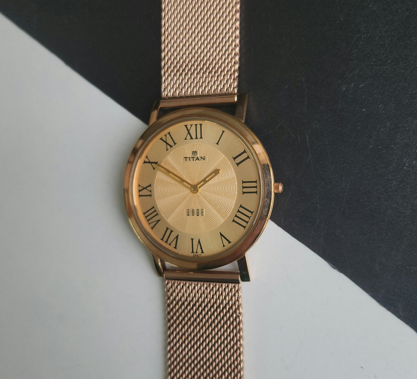 Original TITAN EDGE 1595WAB32 Round White Face 39MM Case Men's Watch J88