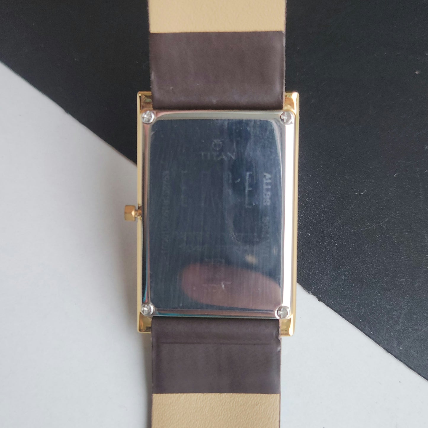 Original TITAN EDGE 1043NBD91 Rectangular Black Face 25MM Case Men's Watch J71