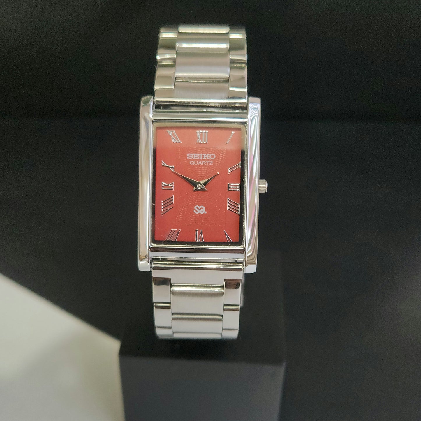 MOD Seiko Slim Rectangular Quartz Red Face Bracelet Men's Wrist Watch J94