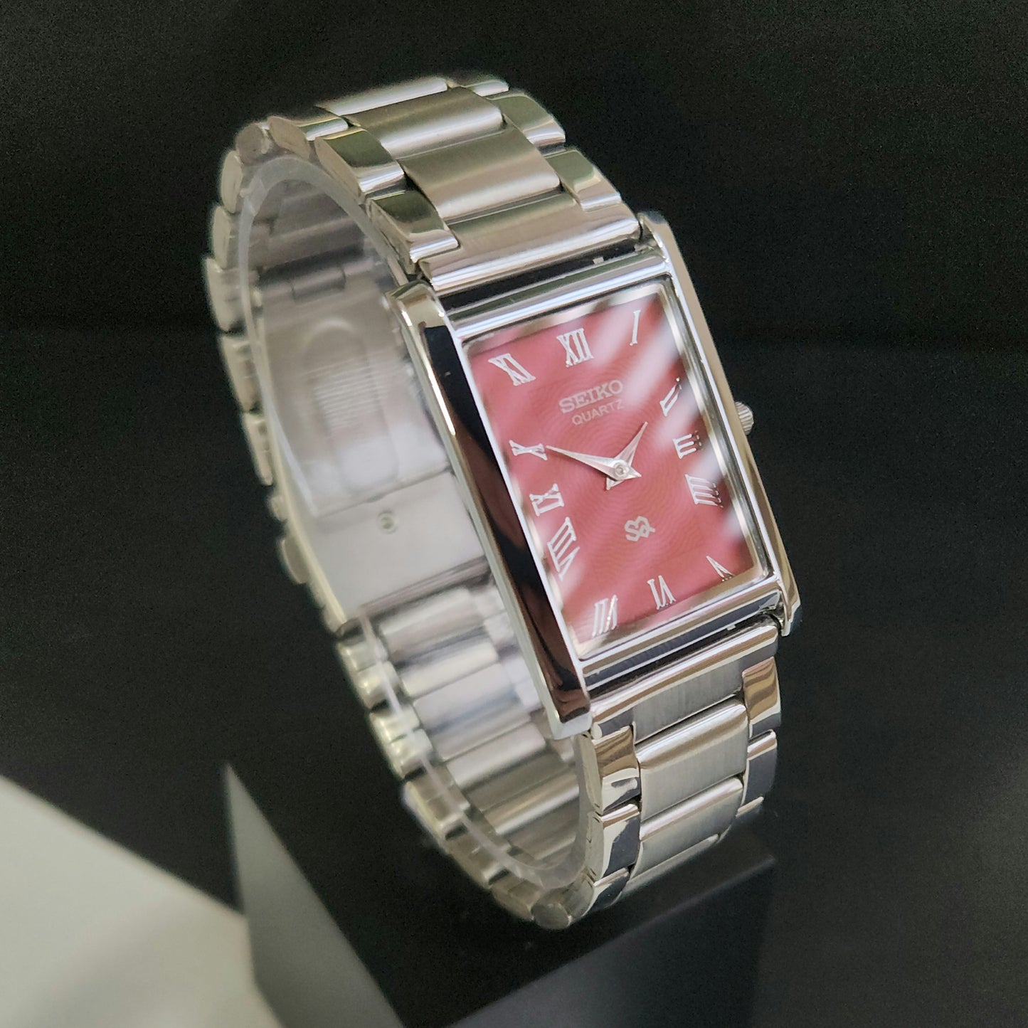 MOD Seiko Slim Rectangular Quartz Red Face Bracelet Men's Wrist Watch J94