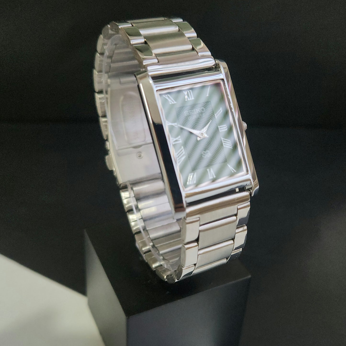 MOD Seiko Slim Rectangular Quartz Green Face Bracelet Men's Wrist Watch J97