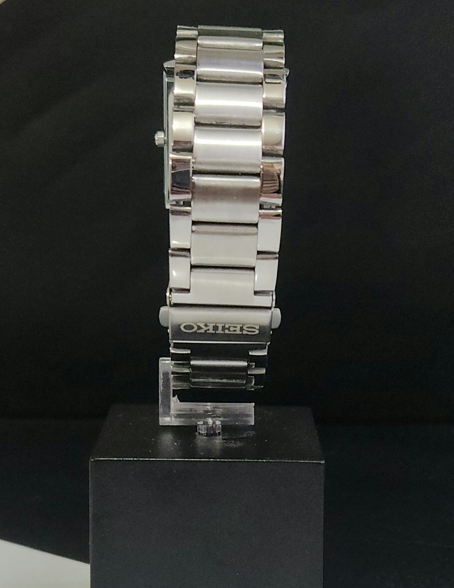 MOD Seiko Slim Rectangular Quartz Green Face Bracelet Men's Wrist Watch J97