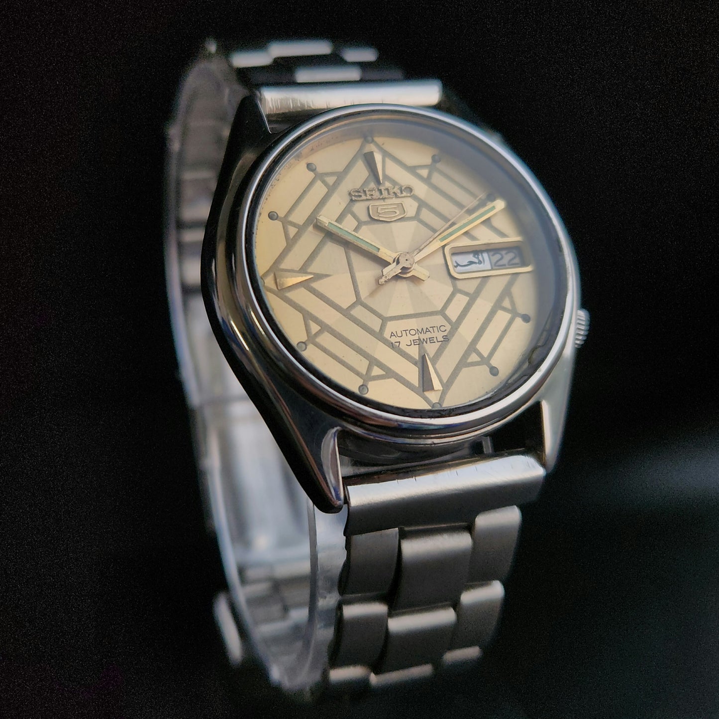 Vintage 1986 Original Seiko 5 Automatic 7009-3161 Golden Face 17 Jewels Day-Date Japanese Men's Wrist Watch J102