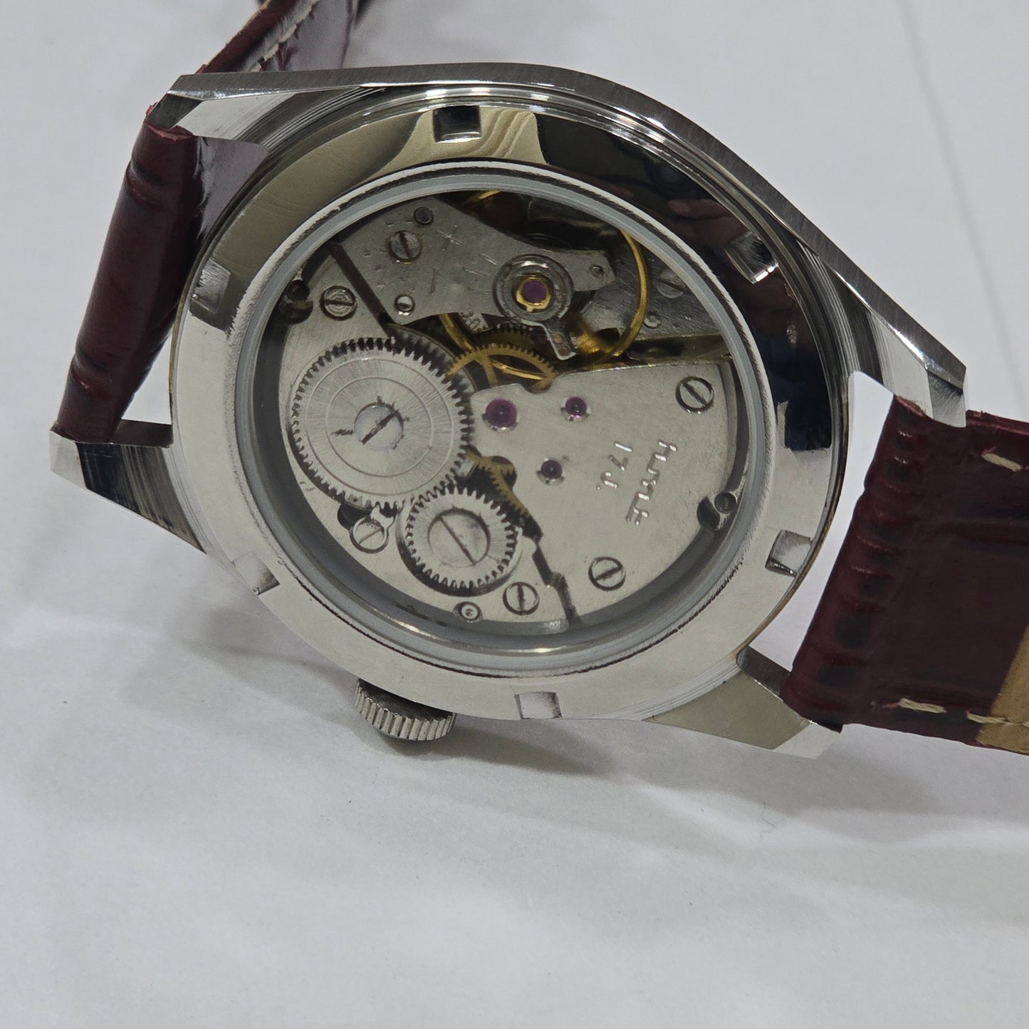 Vintage MOD HMT Janata Malayalam Hand Winding 17 Jewels Red Face Red Leather Strap Men's Wrist Watch K04