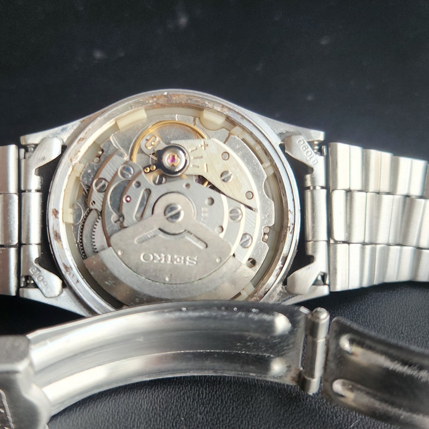 Vintage 1983 Original Seiko 5 Automatic 6309-8920 White Face 17 Jewels Day-Date Japanese Men's Wrist Watch S22