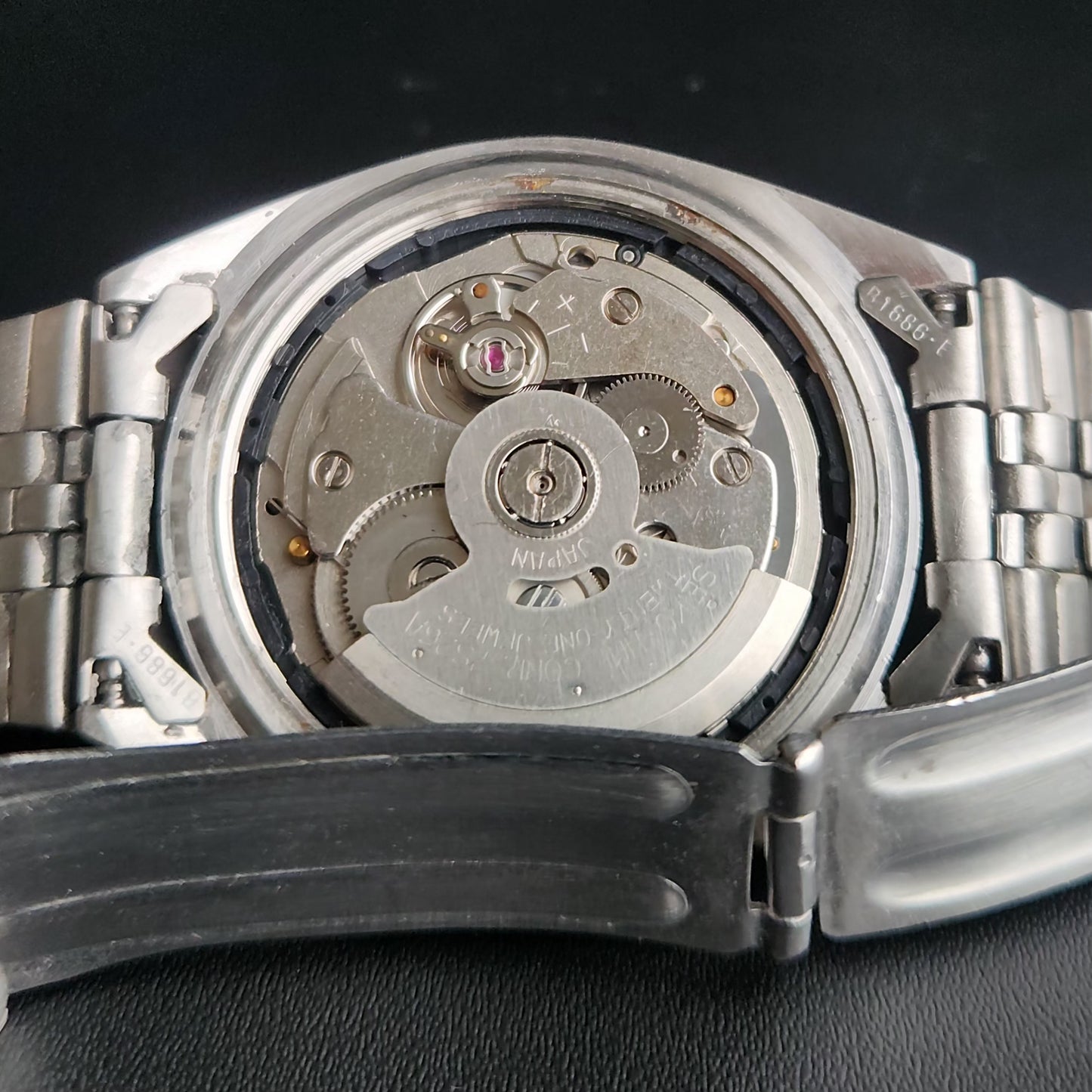 Vintage 1998 Original Seiko 5 Automatic 7S26-8049 Grey Face 21 Jewels Day-Date Japanese Men's Wrist Watch S24