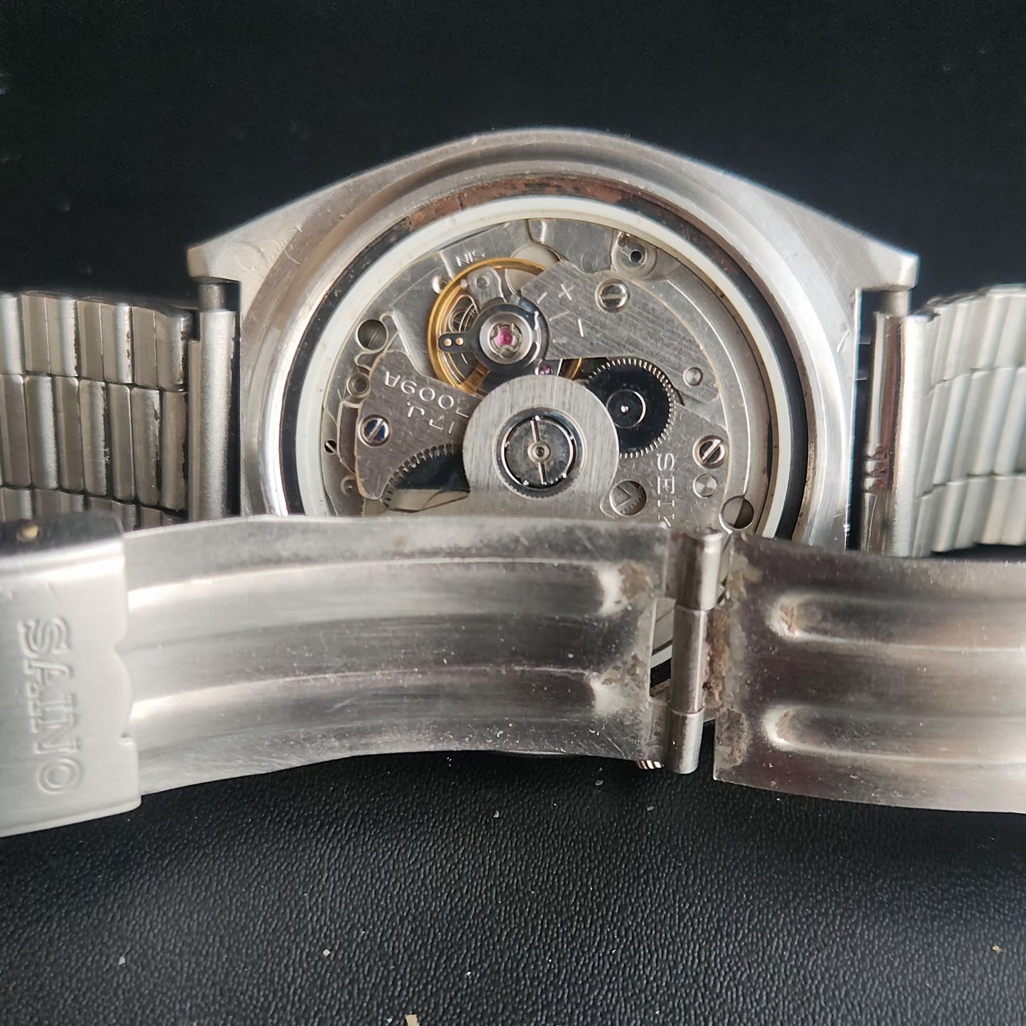 Vintage 1985 Original Seiko 5 Automatic 7009-8761 Grey Face 17 Jewels Day-Date Japanese Men's Wrist Watch S30