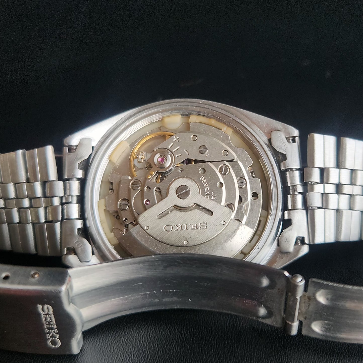 Vintage 1983 Original Seiko 5 Automatic 3609-8840 White Face 17 Jewels Day-Date Japanese Men's Wrist Watch S39