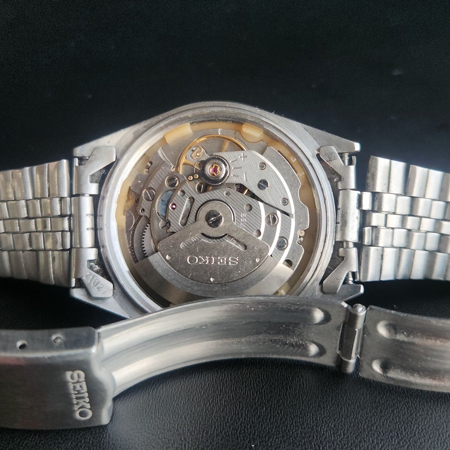 Vintage 1976 Original Seiko 5 Automatic 6309-6240 White Face 17 Jewels Day-Date Japanese Men's Wrist Watch S42
