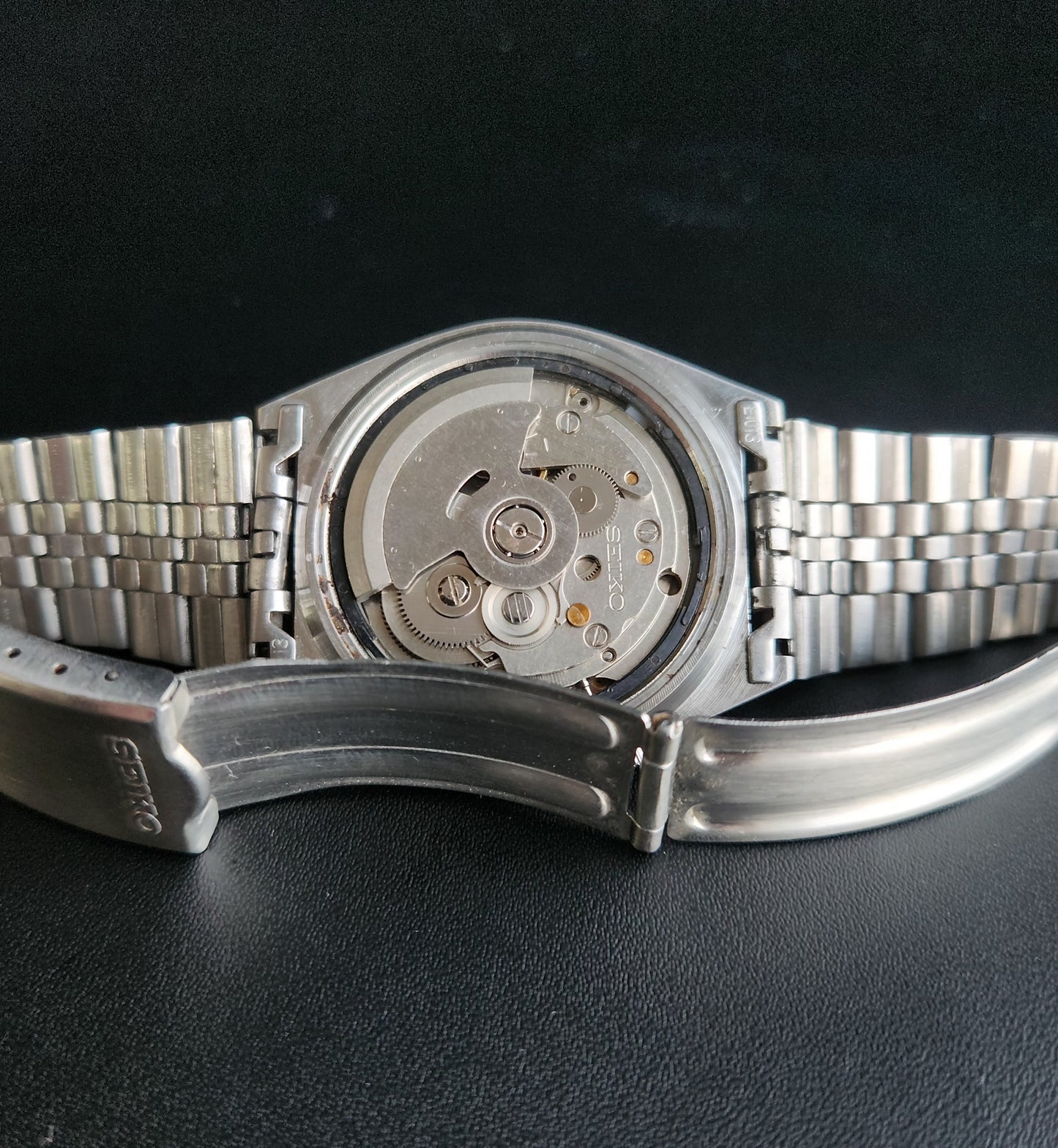 Vintage 1982 Original Seiko 5 Automatic 6309-5600 White Face 17 Jewels Day-Date Japanese Men's Wrist Watch S54