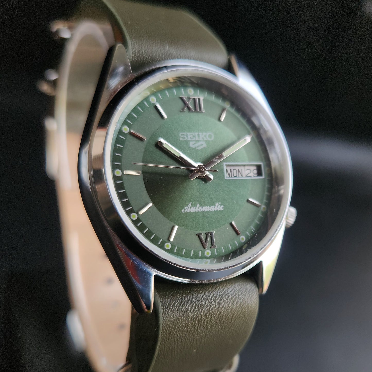 Vintage Mod Seiko 5 Automatic 17 Jewels Cal. 7009 Green Face Green Nato Leather Band Day-Date Men's Wrist Watch SK