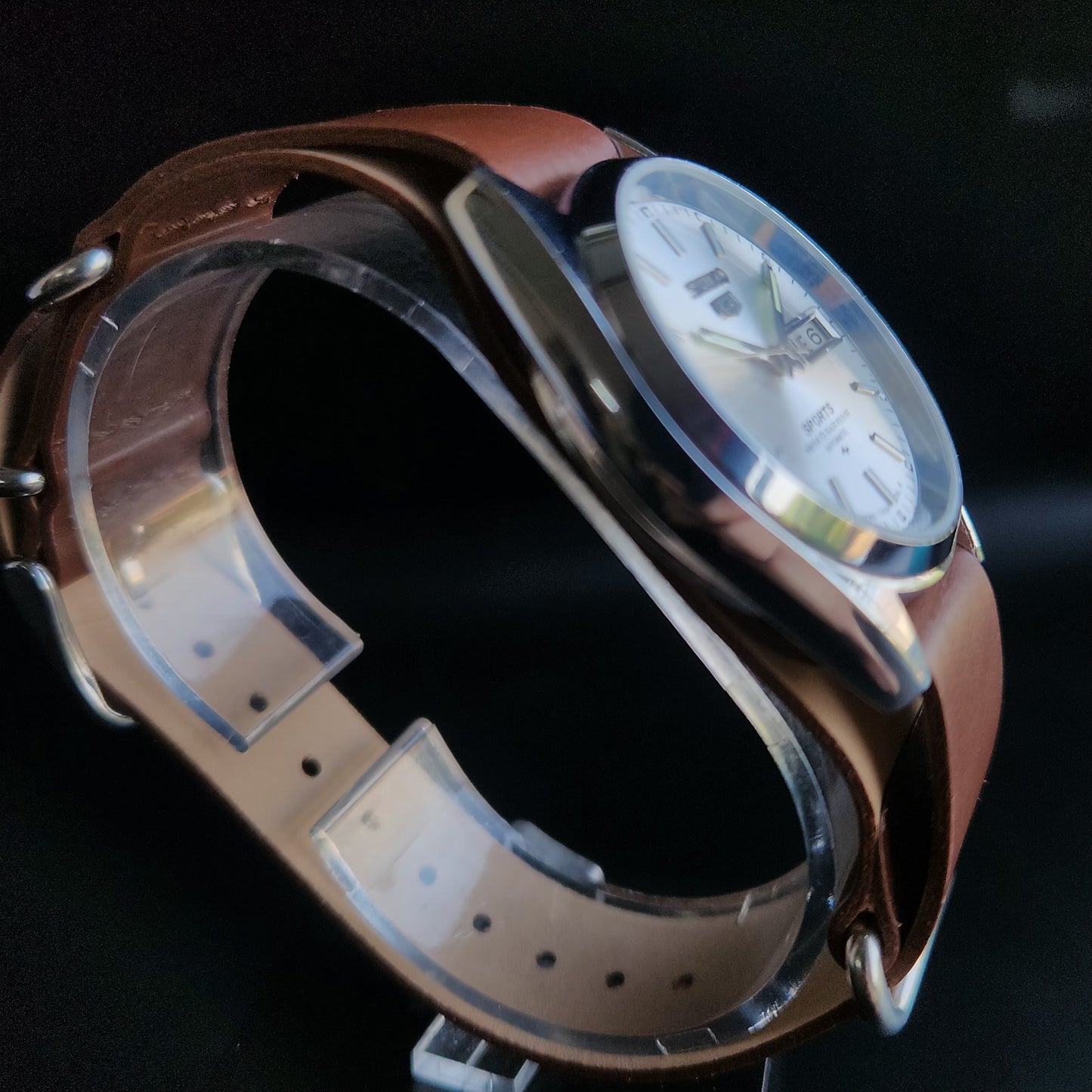Vintage Mod Seiko 5 Automatic 17 Jewels Cal. 7009 Silver Face Brown Leather Band Day-Date Men's Wrist Watch Sk