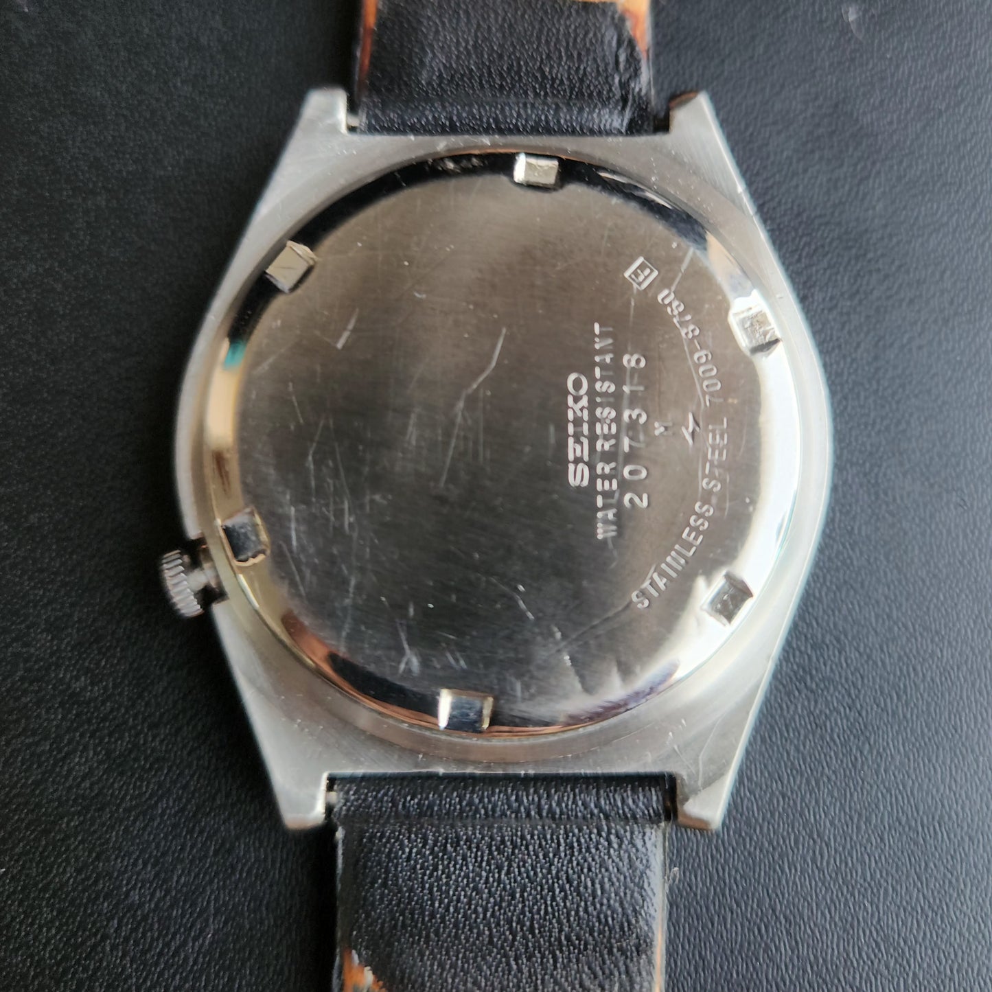 Vintage 1982 Original Seiko 5 Automatic 7009-8760 Off White Face Black Band 17 Jewels Day-Date Japanese Men's Wrist Watch S159