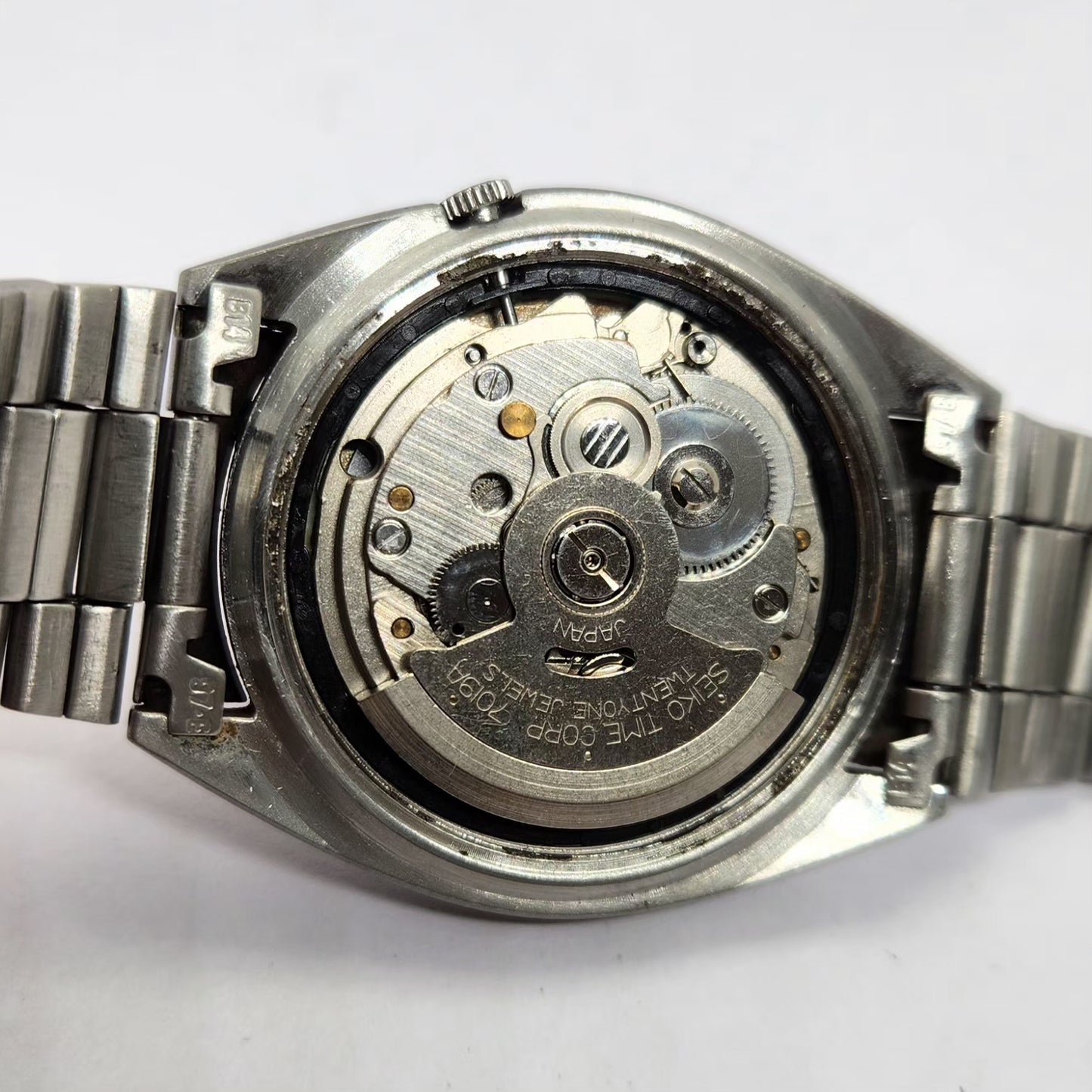 Vintage 1983 Original Seiko 5 Automatic 7009-3040 Silver face 17 Jewels Day-Date Japanese Men's Wrist Watch OG219