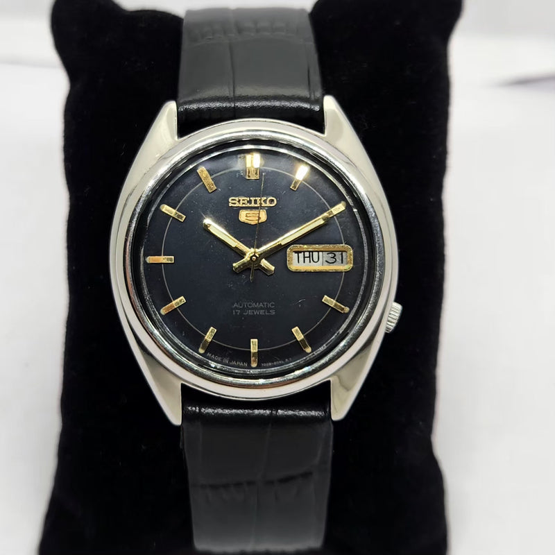 Vintage 1976 Original Seiko 5 Automatic 6309-8840 Black face 17 Jewels Day-Date Japanese Men's Wrist Watch OG231