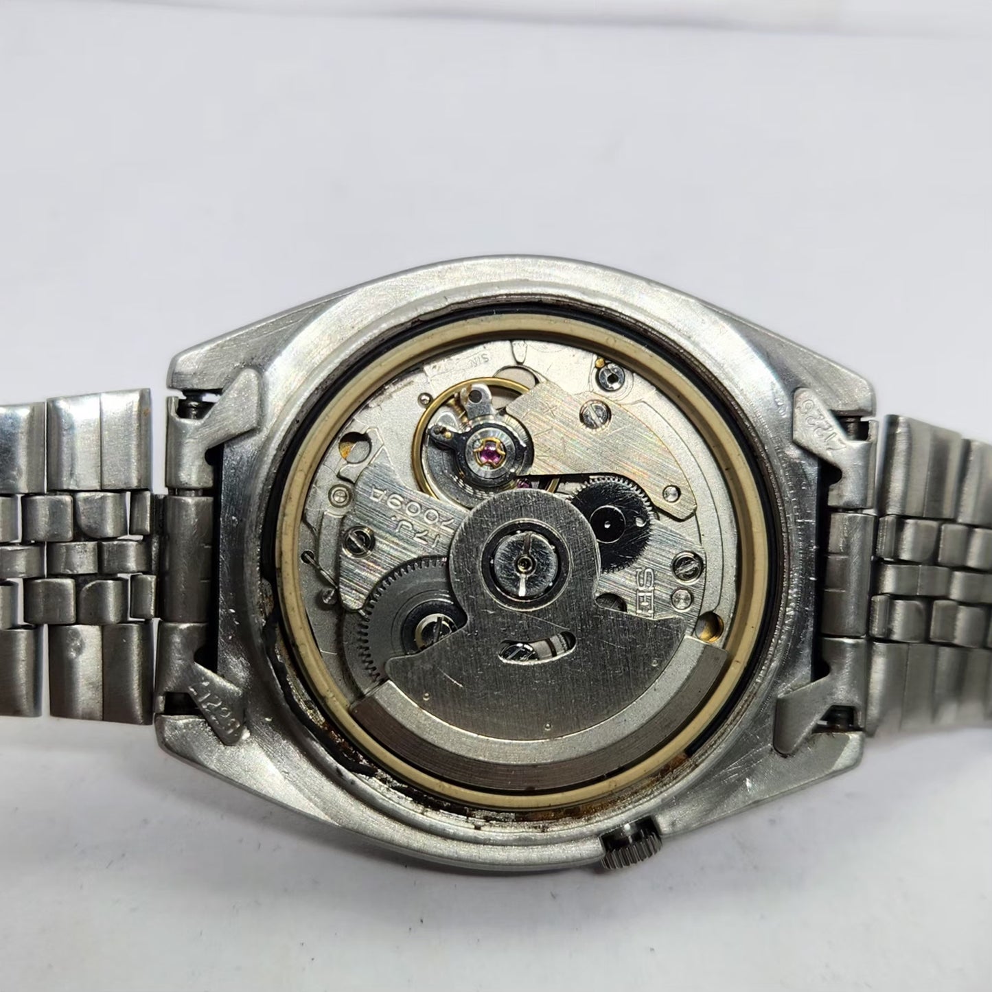 Vintage 1985 Original Seiko 5 Automatic 7009-8330 Gold face 17 Jewels Day-Date Japanese Men's Wrist Watch OG278