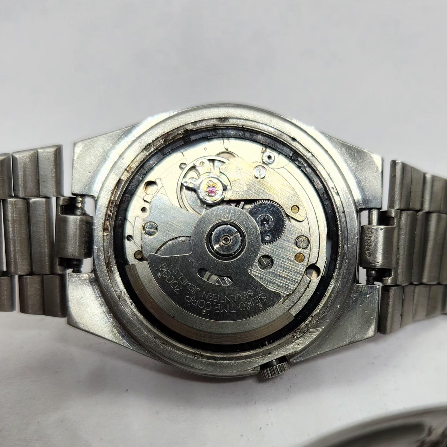 Vintage 1982 Original Seiko 5 Automatic 7009-316A White Face 17 Jewels Day-Date Japanese Men's Wrist Watch OG291