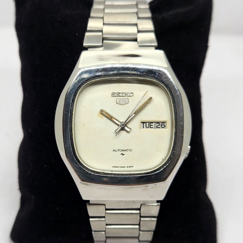 Vintage 1982 Original Seiko 5 Automatic 7009-5180 White face 17 Jewels Day-Date Japanese Men's Wrist Watch OG303
