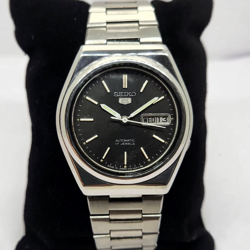 Vintage 1979 Original Seiko 5 Automatic 7009-8530 Black Face 17 Jewels Day-Date Japanese Men's Wrist Watch OG335