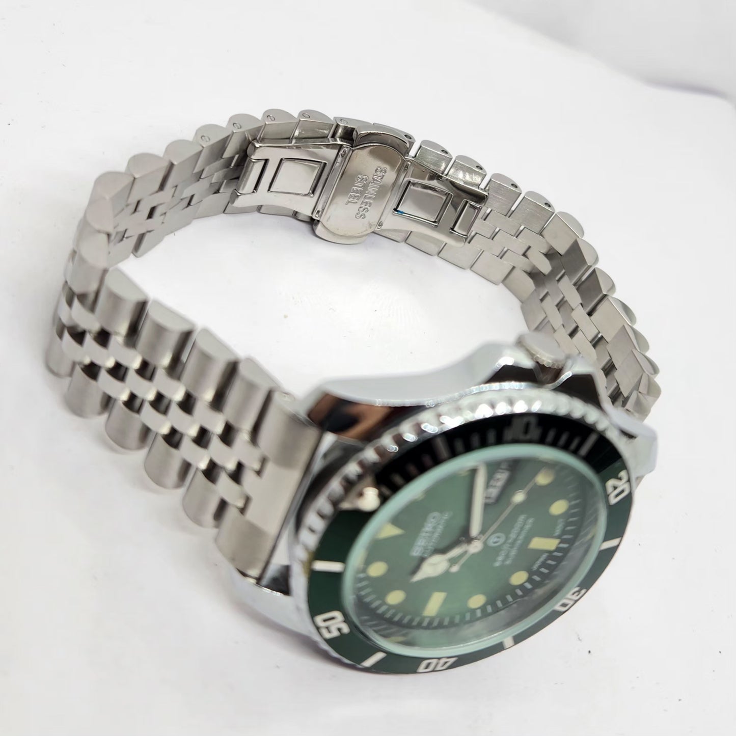 Vintage MOD Seiko Sports Automatic Cal. 6309 17 Jewels Green Face Jubilee Bracelet Rotating Bezel Men's Wrist Watch P6