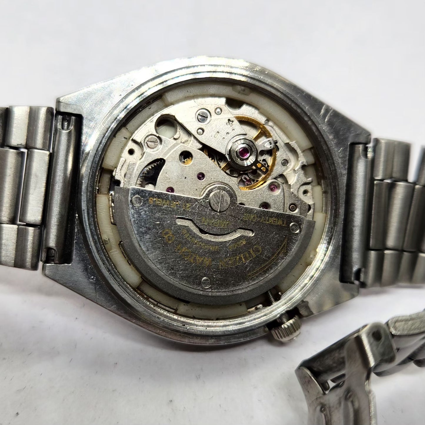 Vintage 1982 Citizen Automatic 8200 Red Face 35MM Case Day-Date New Dial Men's Wrist Watch CT24