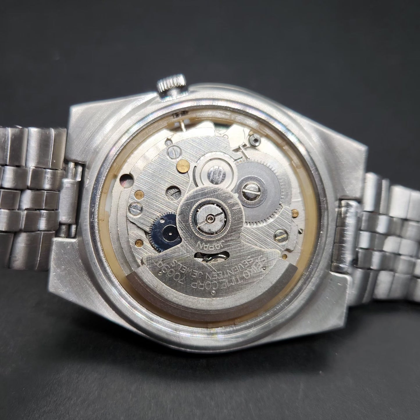 Vintage 1976 Original Seiko 5 Automatic 7009-3131 White Face 17 Jewels Day-Date Japanese Men's Wrist Watch VS02
