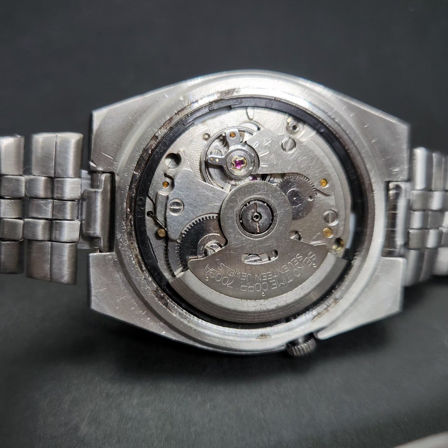 Vintage 1981 Original Seiko 5 Automatic 7009-316A White Face 17 Jewels Day-Date Japanese Men's Wrist Watch VS03